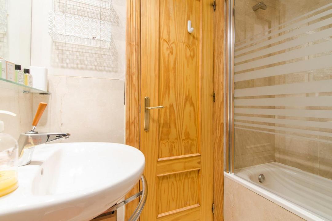 1 Bedroom 1 Bathroom Furnished - Chueca - Bright In Downtown Area - Mintystay 마드리드 외부 사진